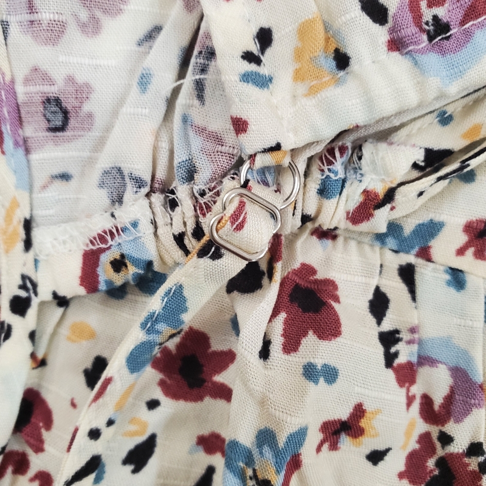Maurices FloralPeplumCamisole Top Adj.Straps Lrg Cream BlueLav. Tan Drk Blu - Picture 4 of 7